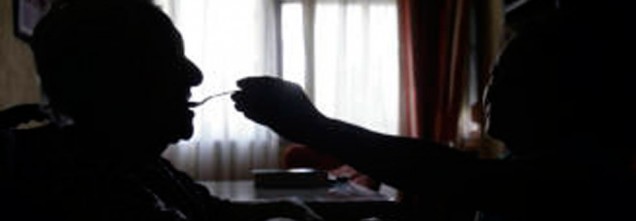 UGT lamenta que el VII Convenio de Dependencia posibilite que las gerocultoras tengan que limpiar UGT lamenta que el VII Convenio de Dependencia posibilite que las gerocultoras tengan que limpiar