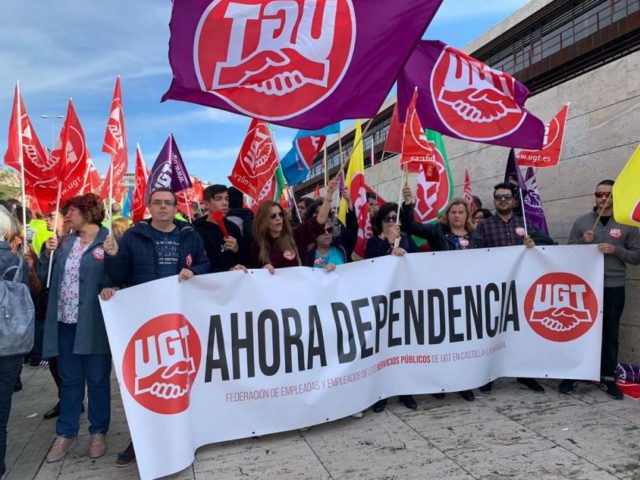 Las trabajadoras de Dependencia salen a la calle por un convenio digno Las trabajadoras de Dependencia salen a la calle por un convenio digno